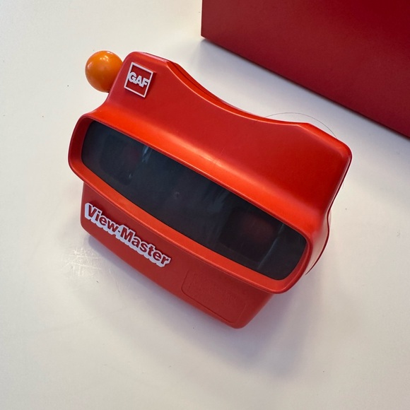 Vintage Red GAF View-Master and Storage Case - Picture 3 of 11